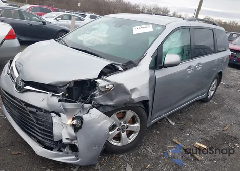 2018 Toyota Sienna Le 8 Passenger из США, поврежденный, VIN 5TDKZ3DC6JS904910